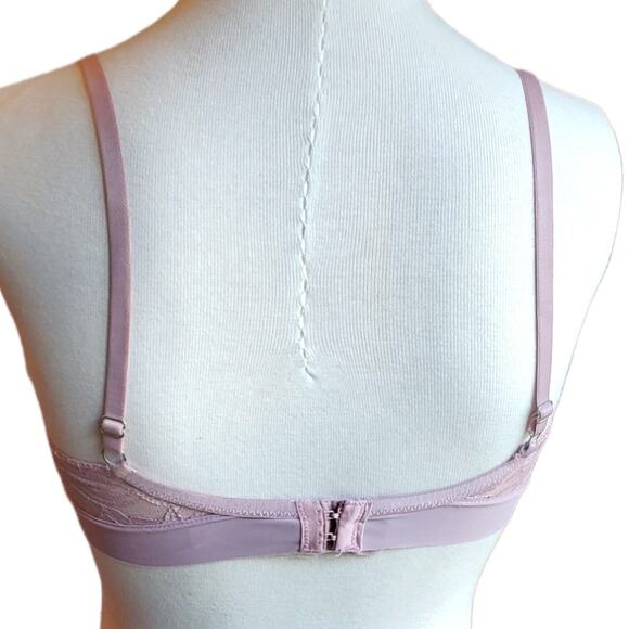 VINCE CAMUTO BRA Sz 36C Underwire Lightly Padded Purple Adj Straps Back Hooking - Picture 2 of 4
